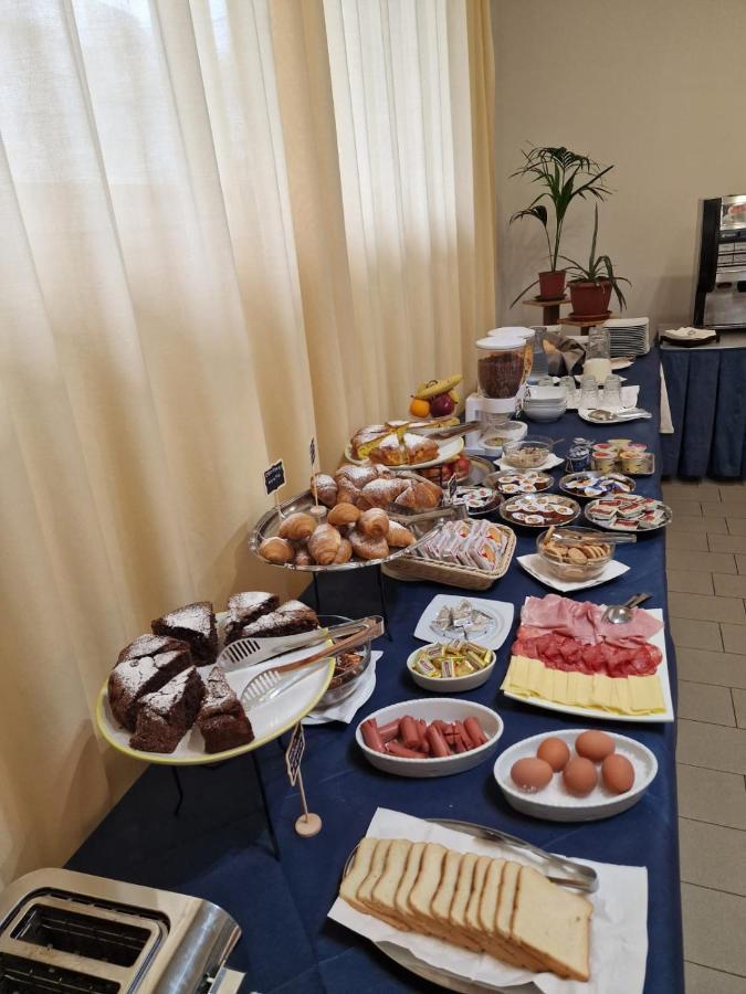 Hotel Venezia Beach San Mauro Mare Esterno foto